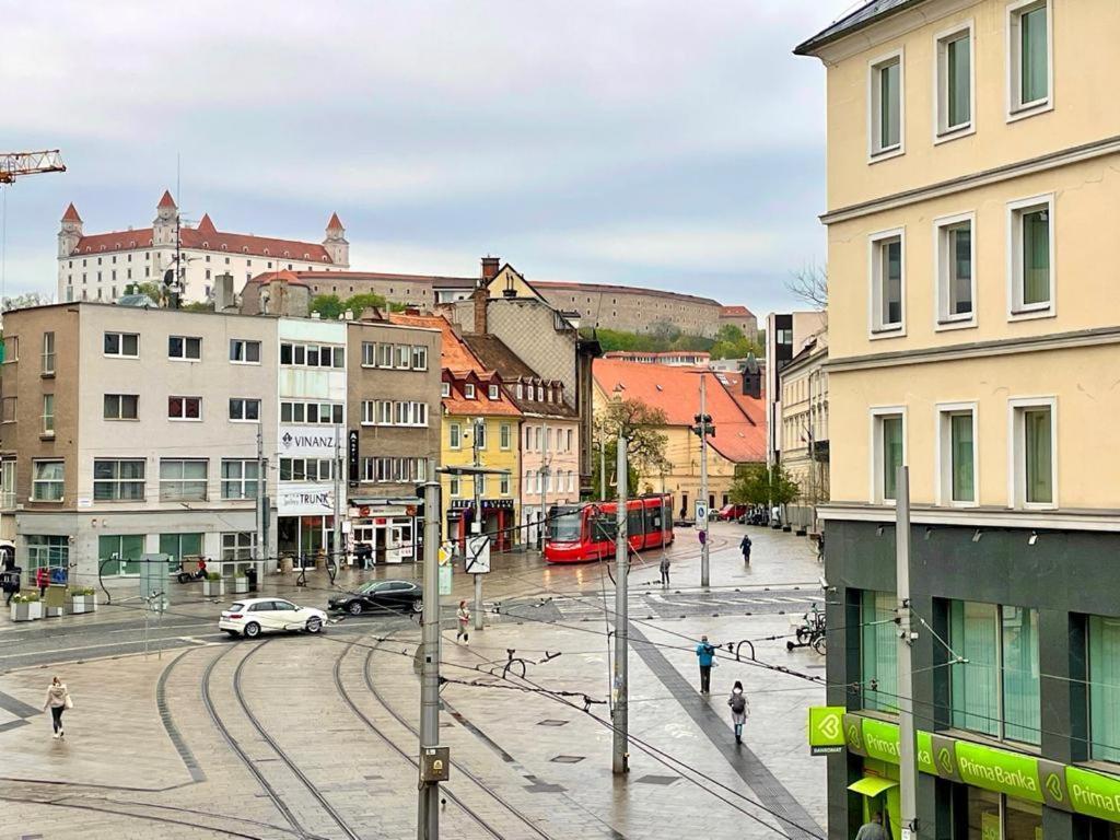 Shone Apartment Old Town 2 Bedroom Братислава Екстериор снимка