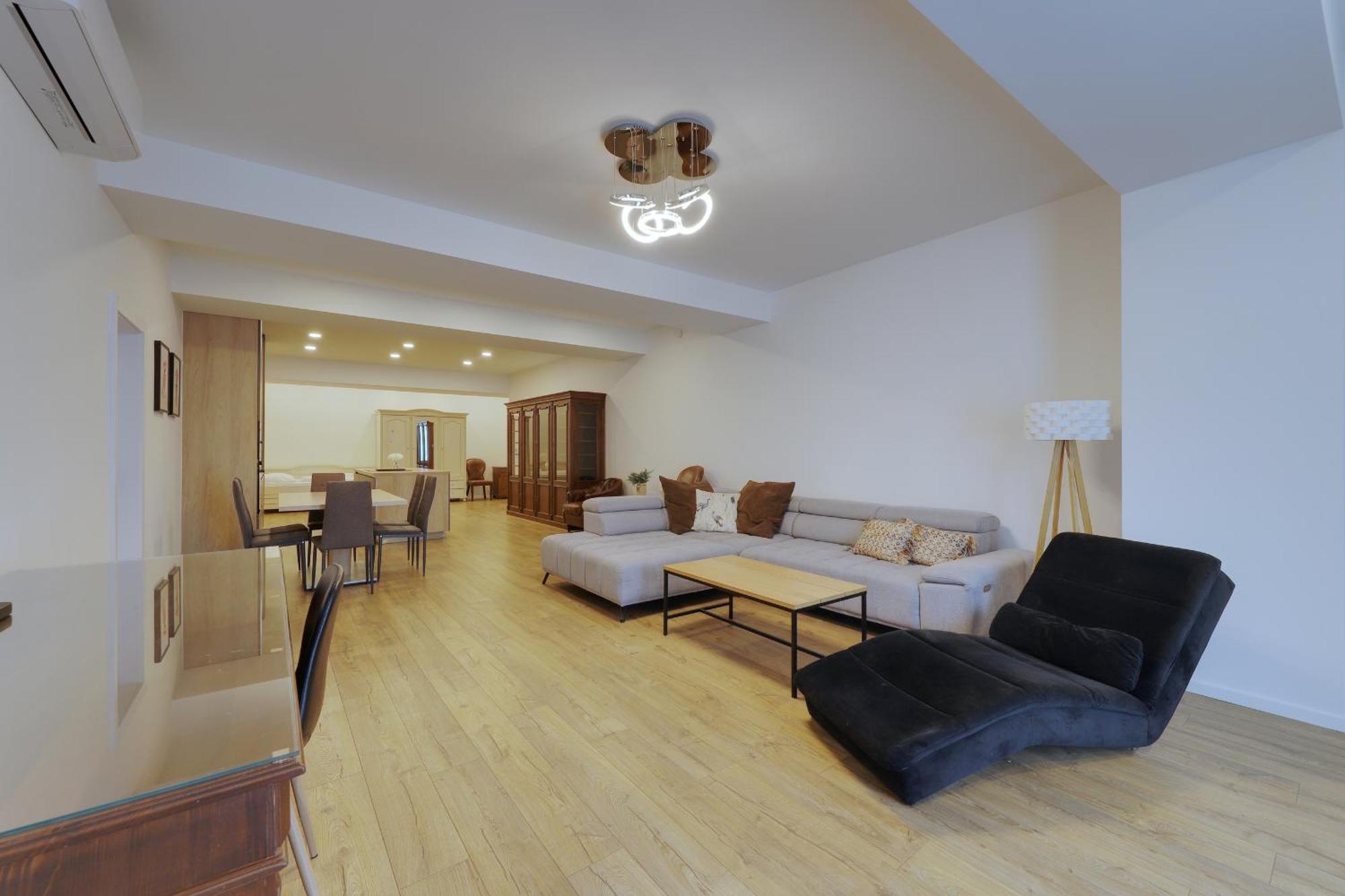 Shone Apartment Old Town 2 Bedroom Братислава Екстериор снимка