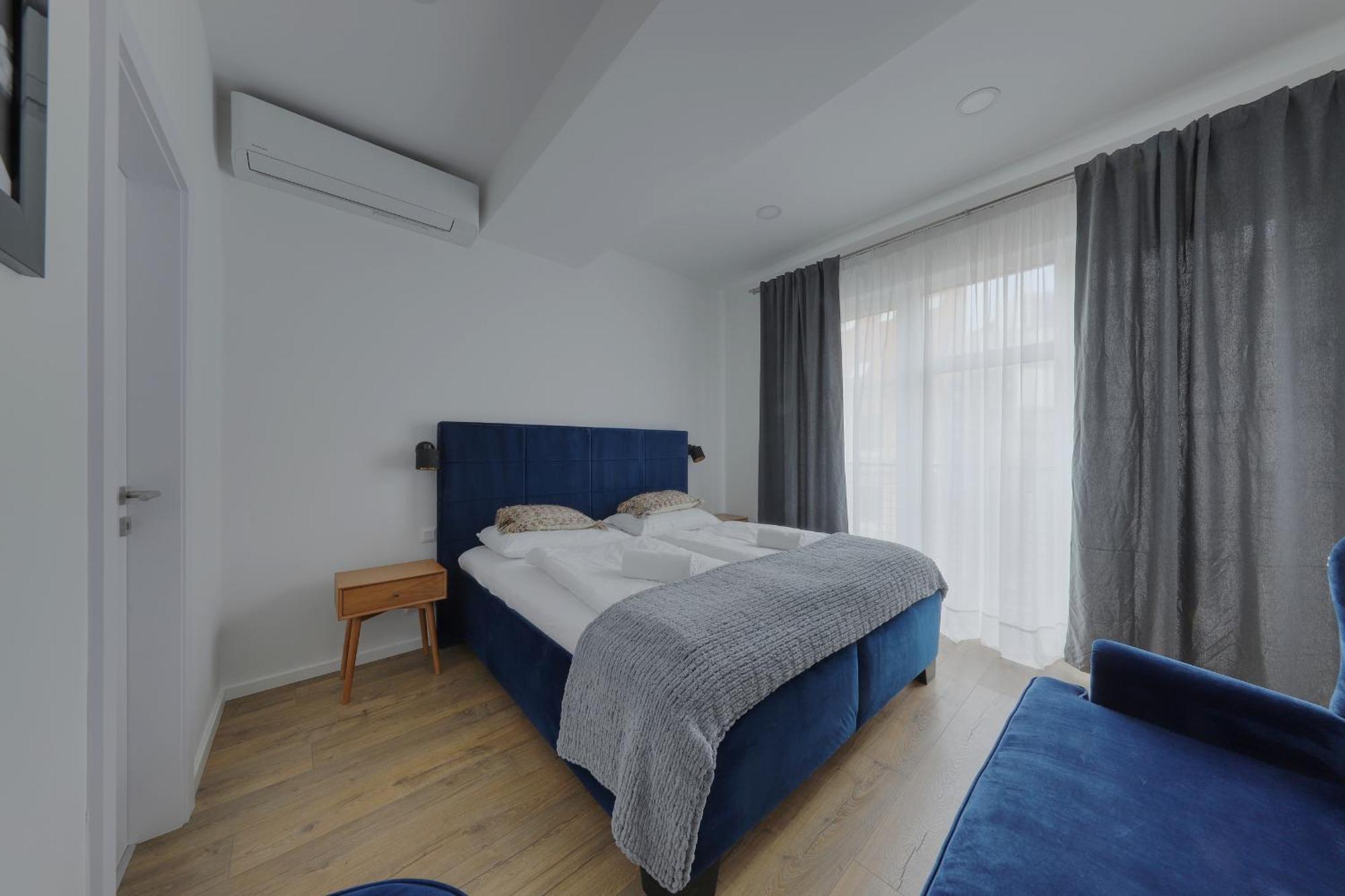 Shone Apartment Old Town 2 Bedroom Братислава Екстериор снимка