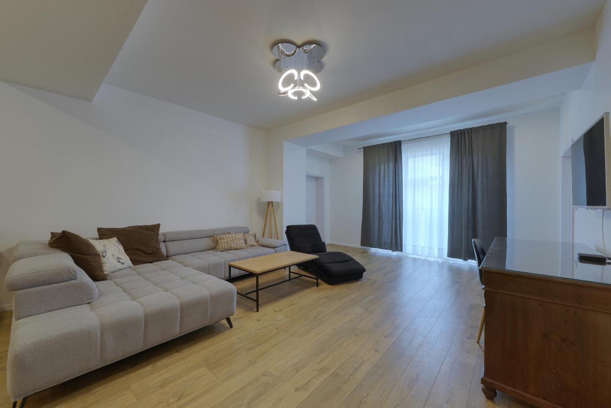 Shone Apartment Old Town 2 Bedroom Братислава Екстериор снимка