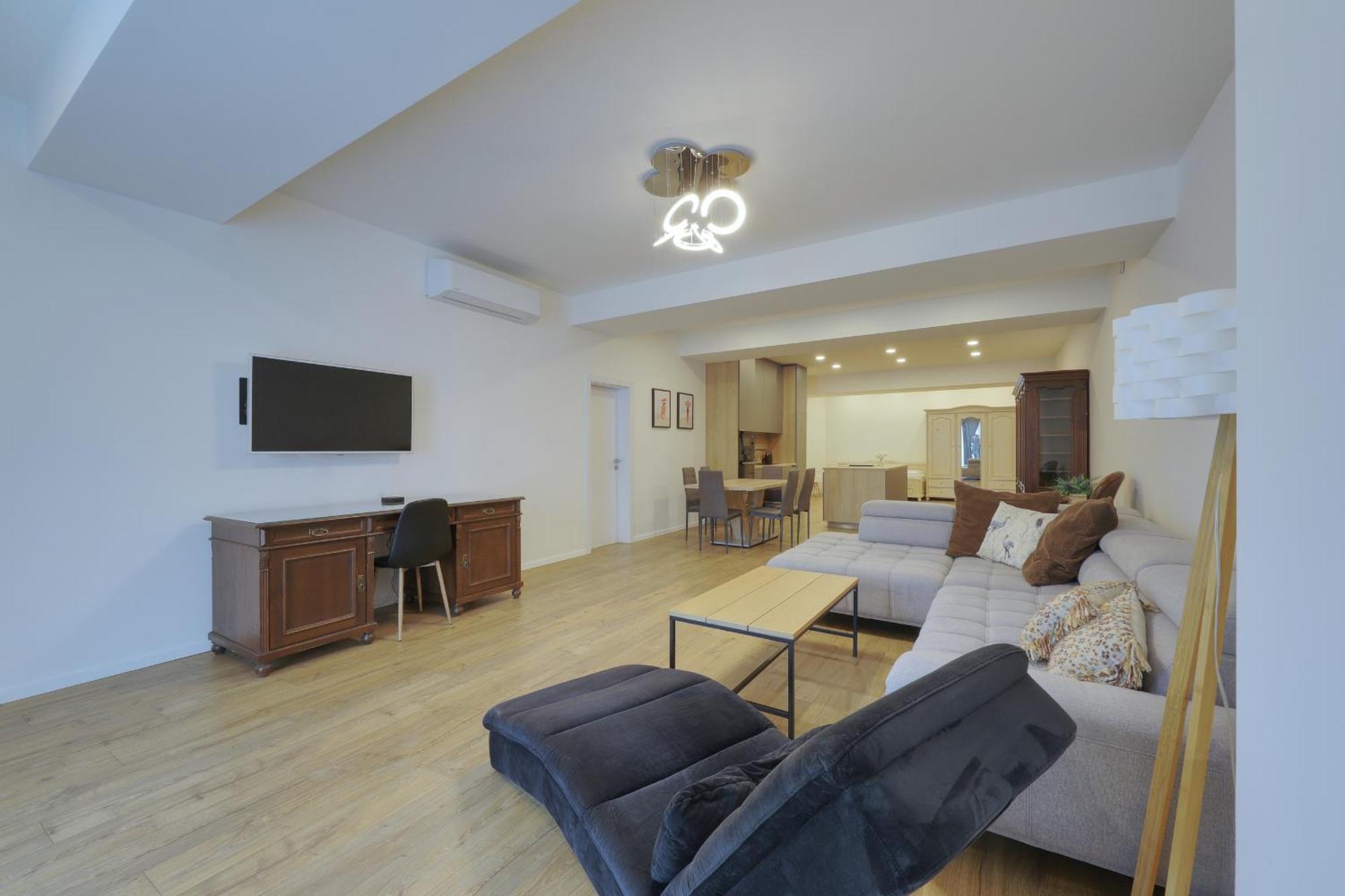 Shone Apartment Old Town 2 Bedroom Братислава Екстериор снимка