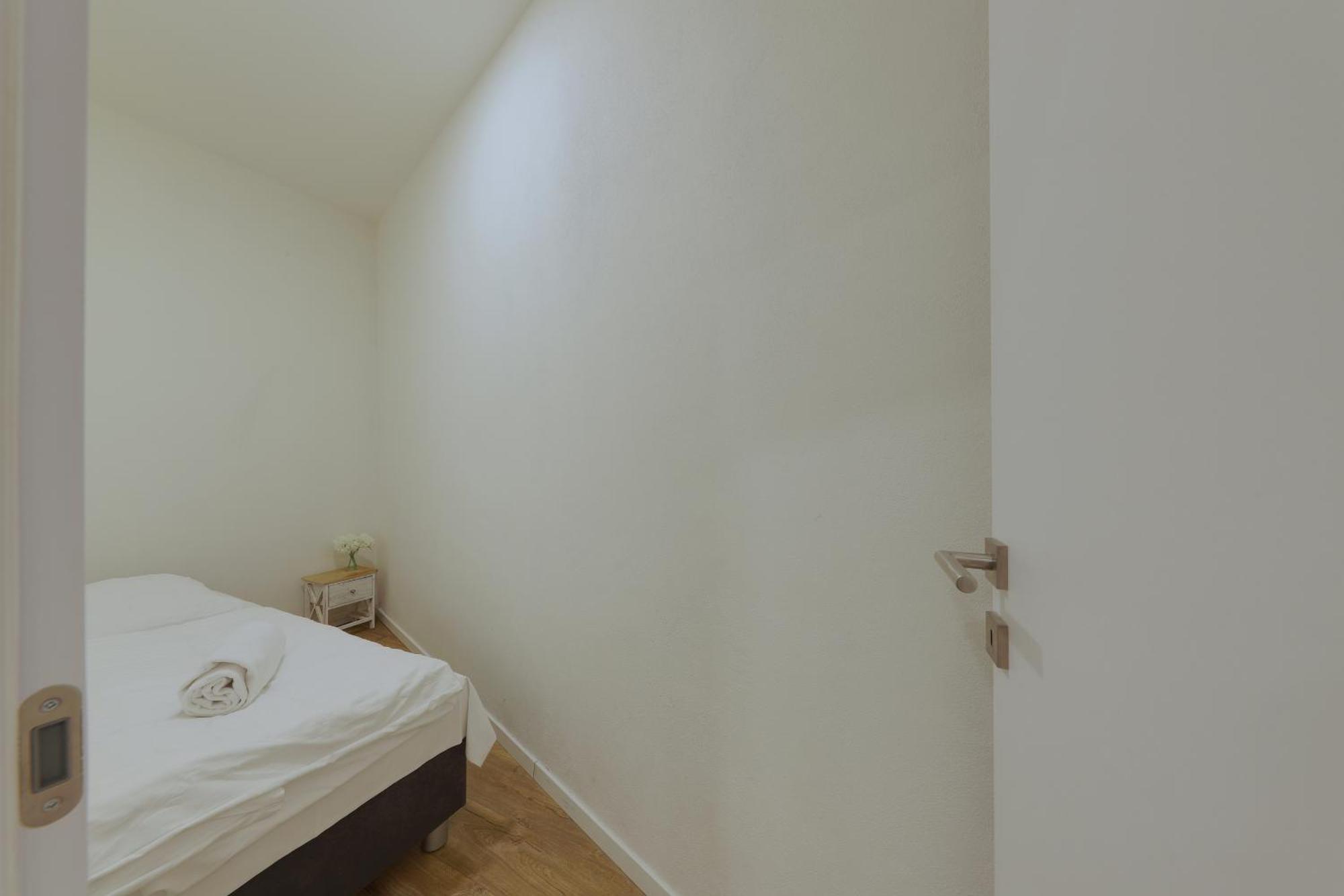 Shone Apartment Old Town 2 Bedroom Братислава Екстериор снимка