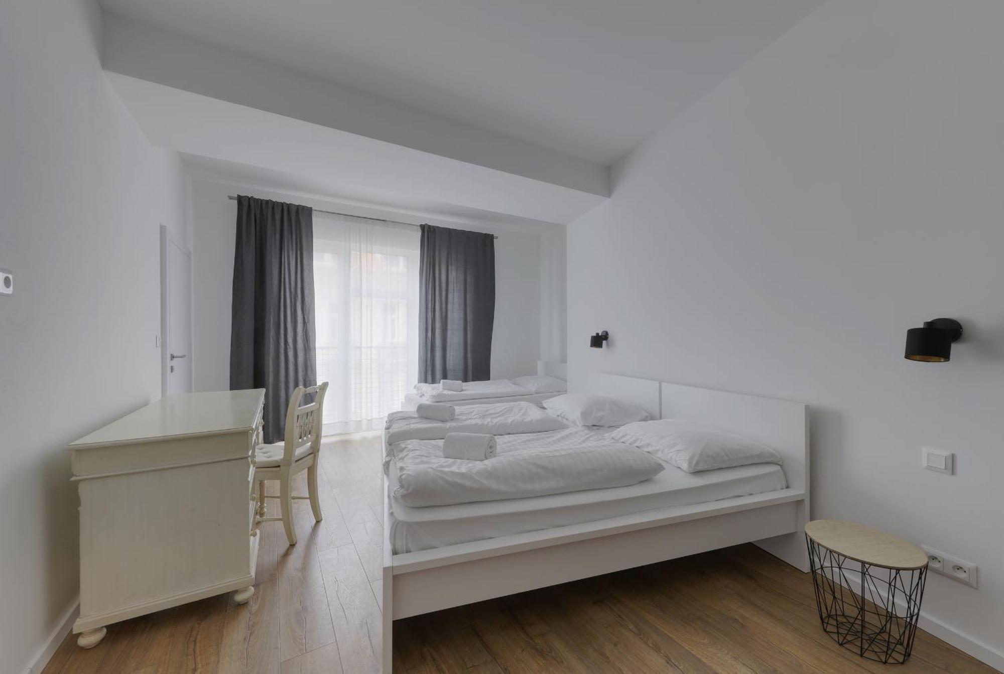 Shone Apartment Old Town 2 Bedroom Братислава Екстериор снимка