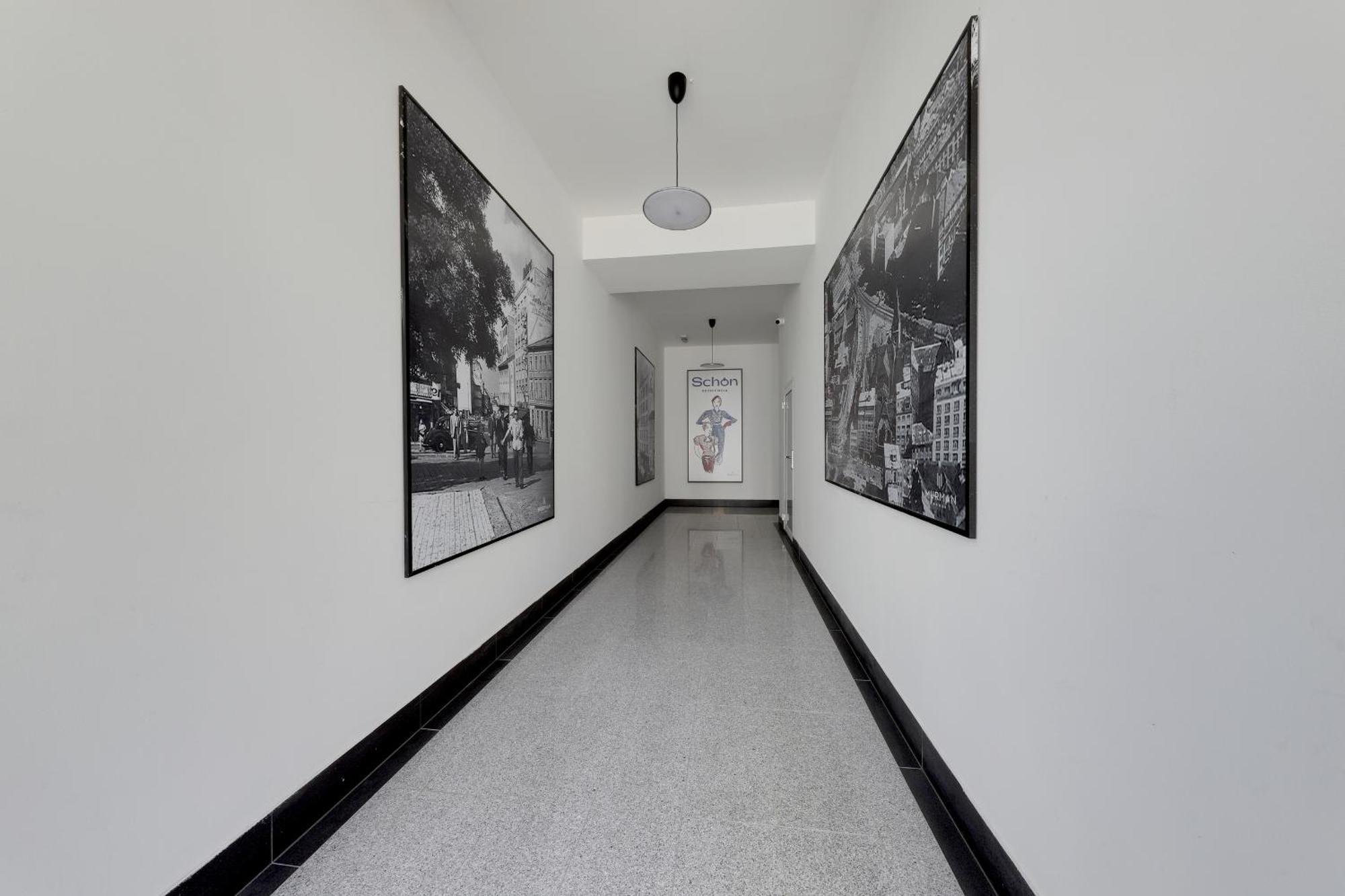 Shone Apartment Old Town 2 Bedroom Братислава Екстериор снимка