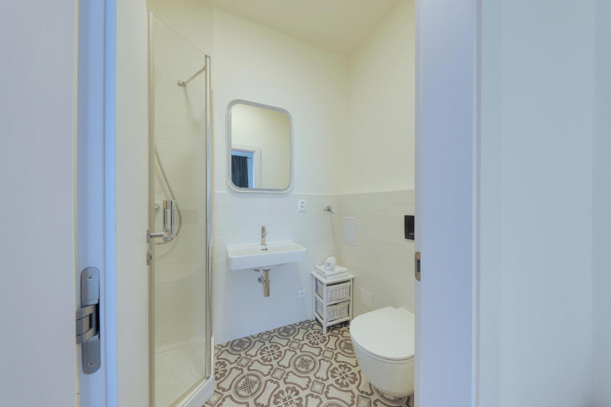 Shone Apartment Old Town 2 Bedroom Братислава Екстериор снимка
