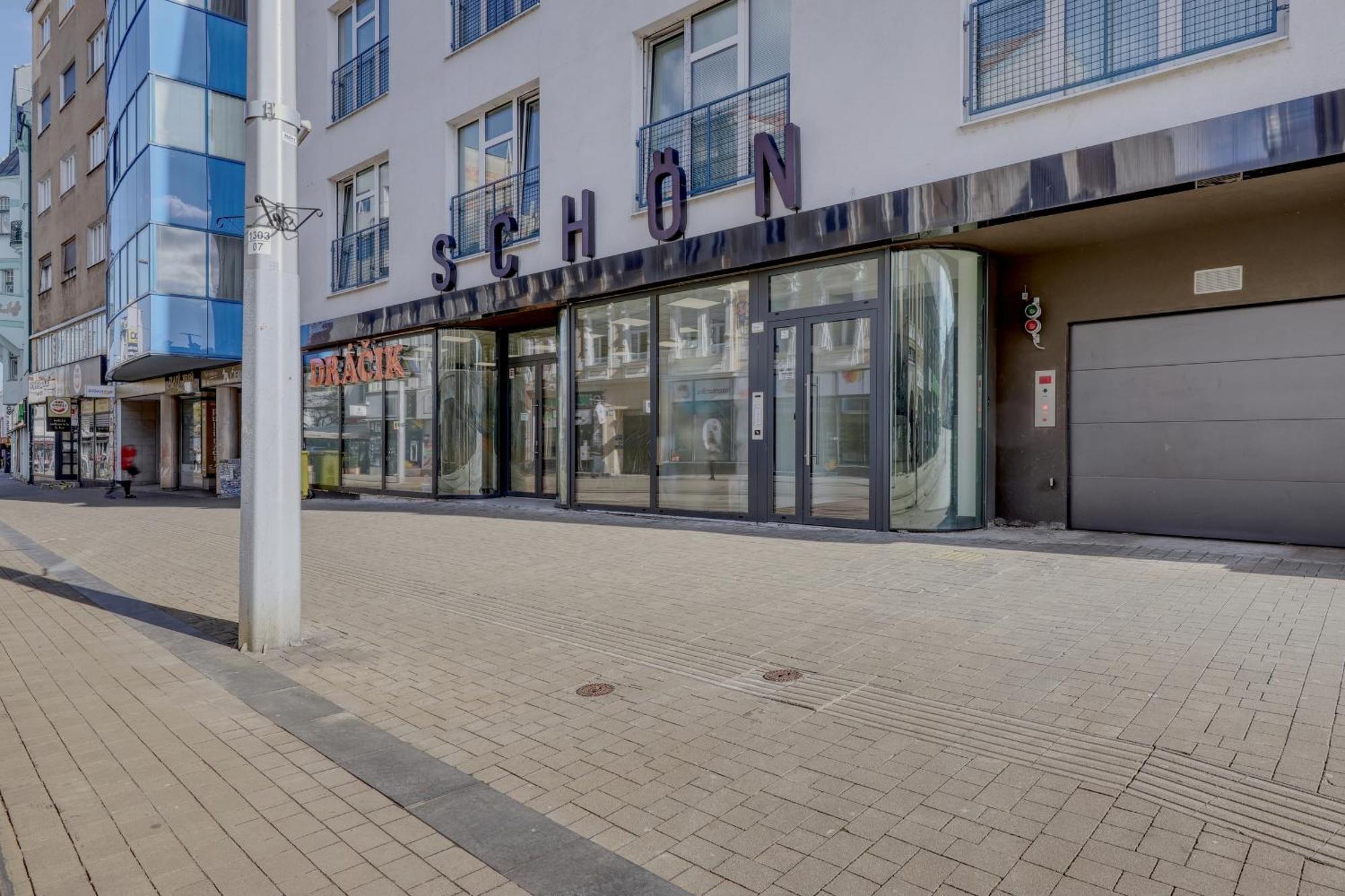Shone Apartment Old Town 2 Bedroom Братислава Екстериор снимка